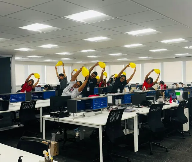 Ginástica laboral compensatória para alívio de estresse