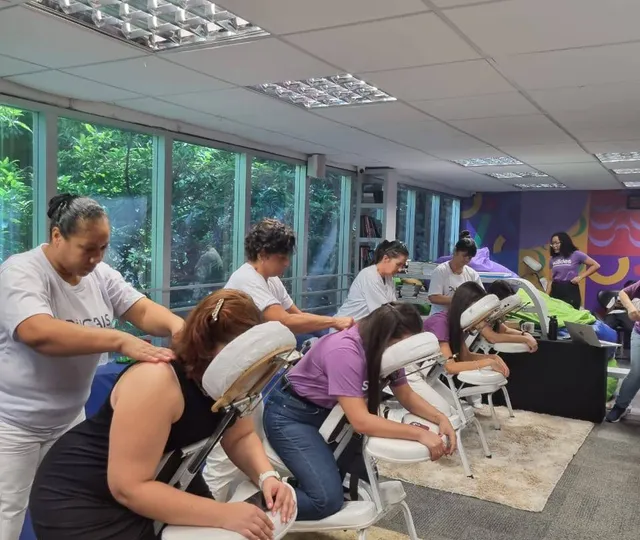 O Papel da Massagem Corporativa na Prevenção de Lesões no Trabalho