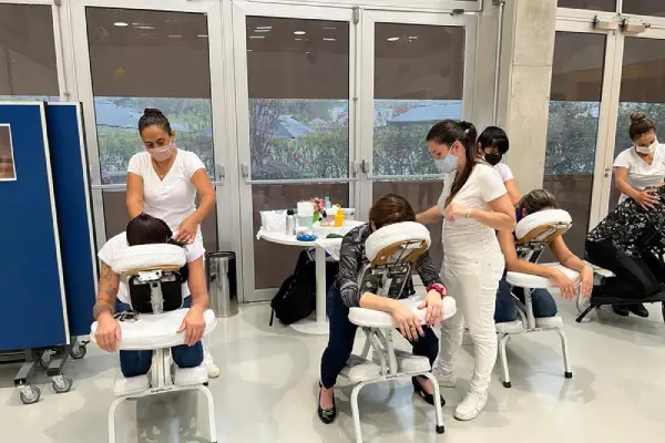 Quick Massage para Alívio Rápido de Dores Crônicas no Trabalho